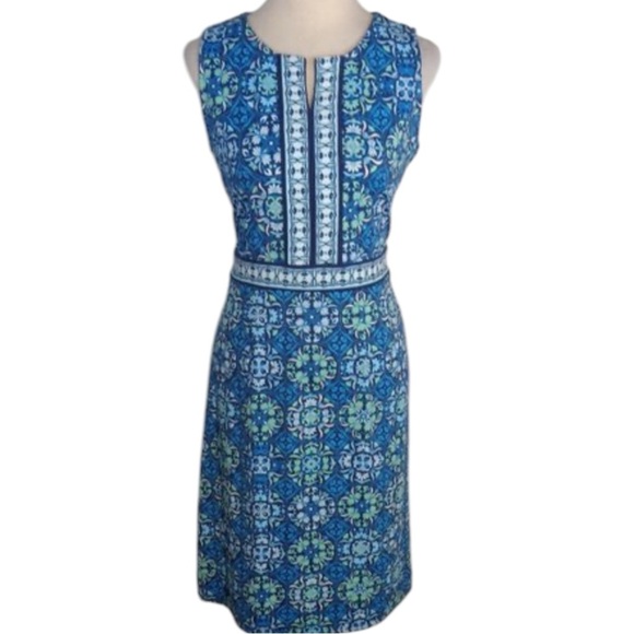 TALBOTS BLUE & WHITE MEDALLION FLORAL PRINT SLEEVELESS DRESS NWTS SZ MP - Picture 2 of 8